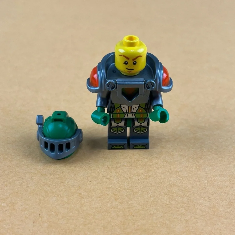LEGO Aaron Silver Visor Minifigure 70325 Nexo Knights Castle 2